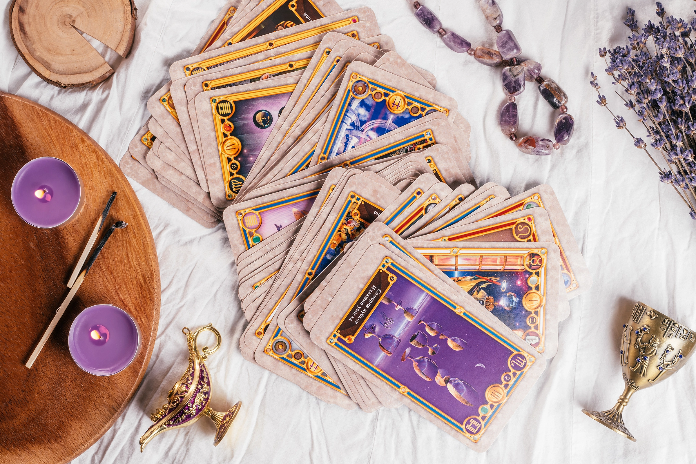 Choosing Your First Tarot or Oracle Deck: A Beginner’s Guide to Finding the Right Cards